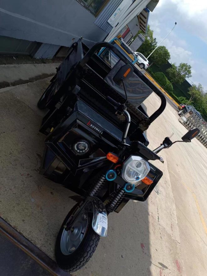 Electric Three Wheel 1.6m with Hydraulic Lifting Unit - Image 3