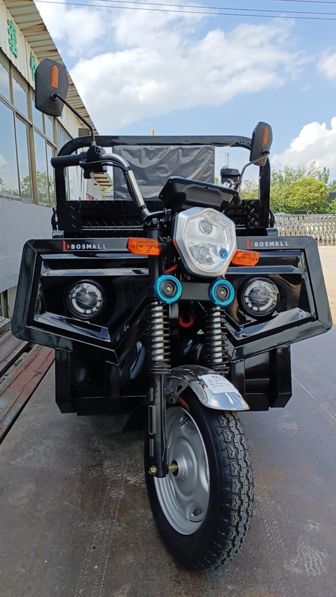 Electric Three Wheel 1.6m with Hydraulic Lifting Unit - Image 4